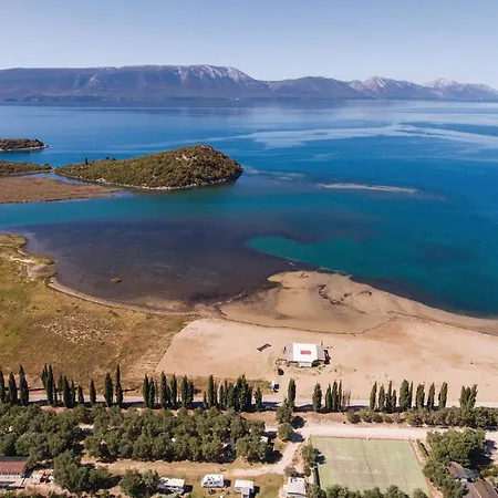 4 Bedroom Awesome In * Komarna