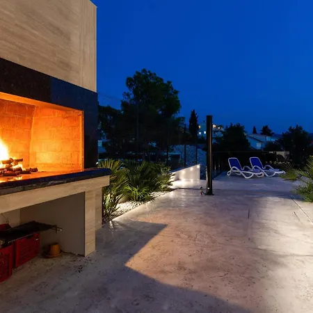 4 Bedroom Awesome In Komarna