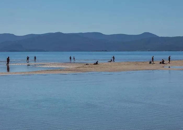 4 Bedroom Awesome In Сasa de vacaciones *