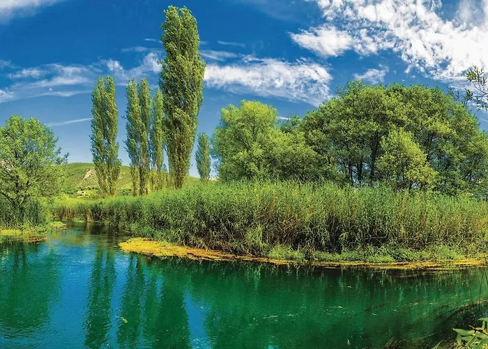 Сasa de vacaciones 4 Bedroom Awesome In *