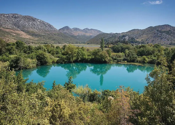 Сasa de vacaciones 4 Bedroom Awesome In *