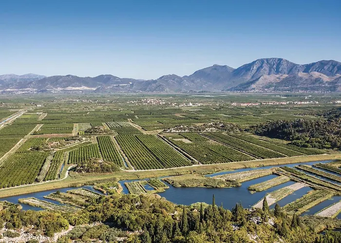 4 Bedroom Awesome In 科马尔纳