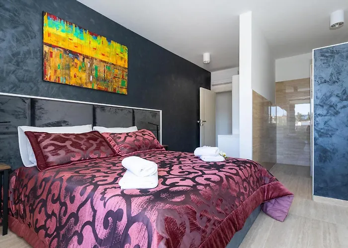 4 Bedroom Awesome In 度假居