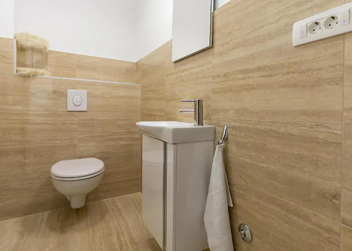 Сasa de vacaciones 4 Bedroom Awesome In *