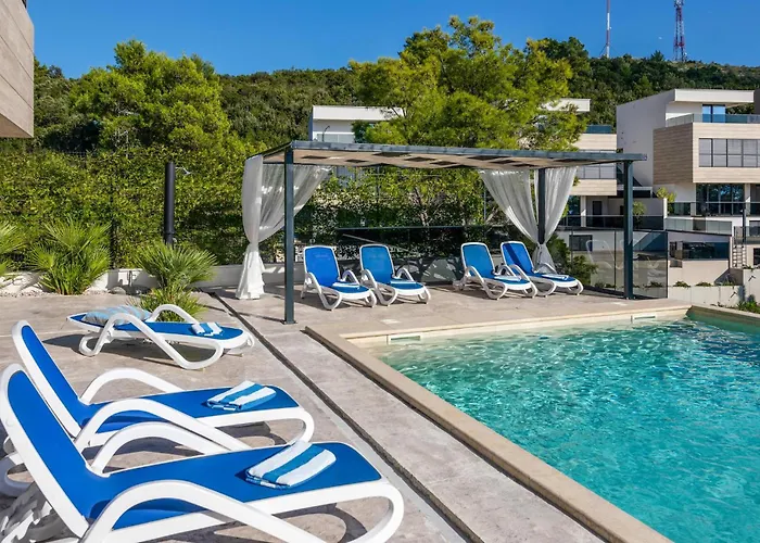 Сasa de vacaciones 4 Bedroom Awesome In *